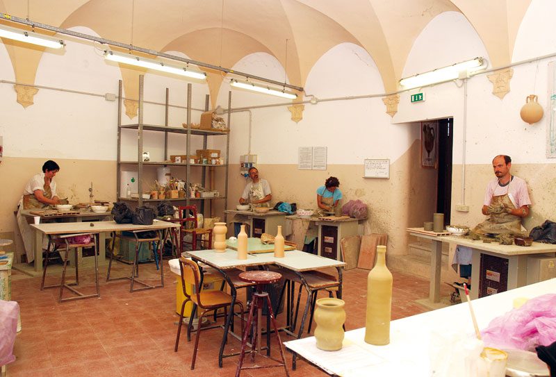 urbania-scuola-associazione-amici-ceramica