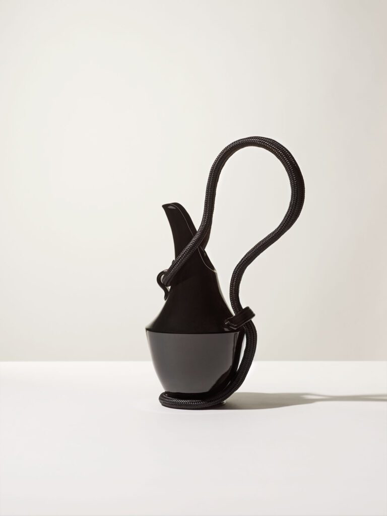 Brocca nero lucido (Collezione Volpedo), 2022
